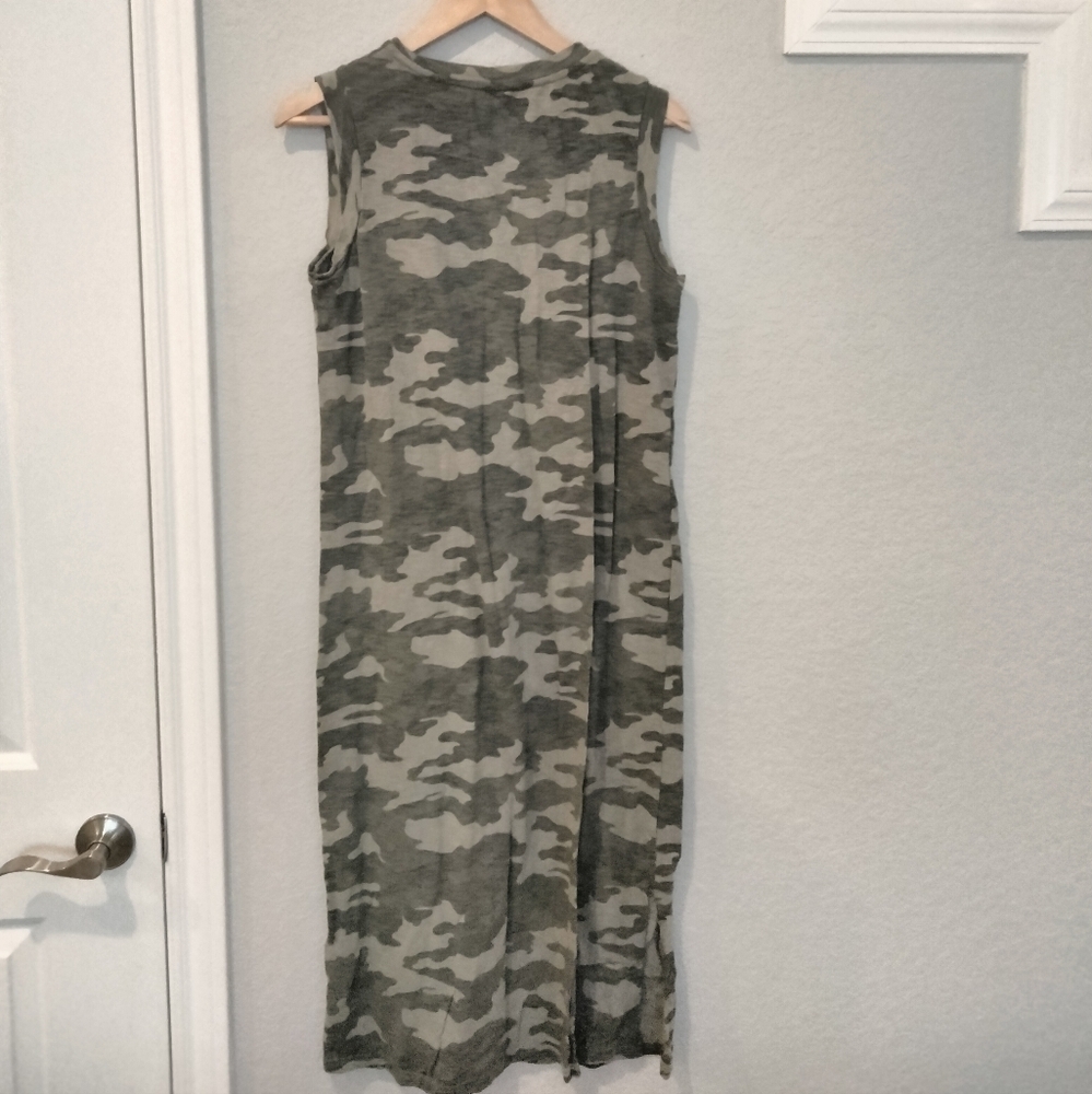 Universal Thread Green Camouflage sleeveless dress - Picture 3 of 6